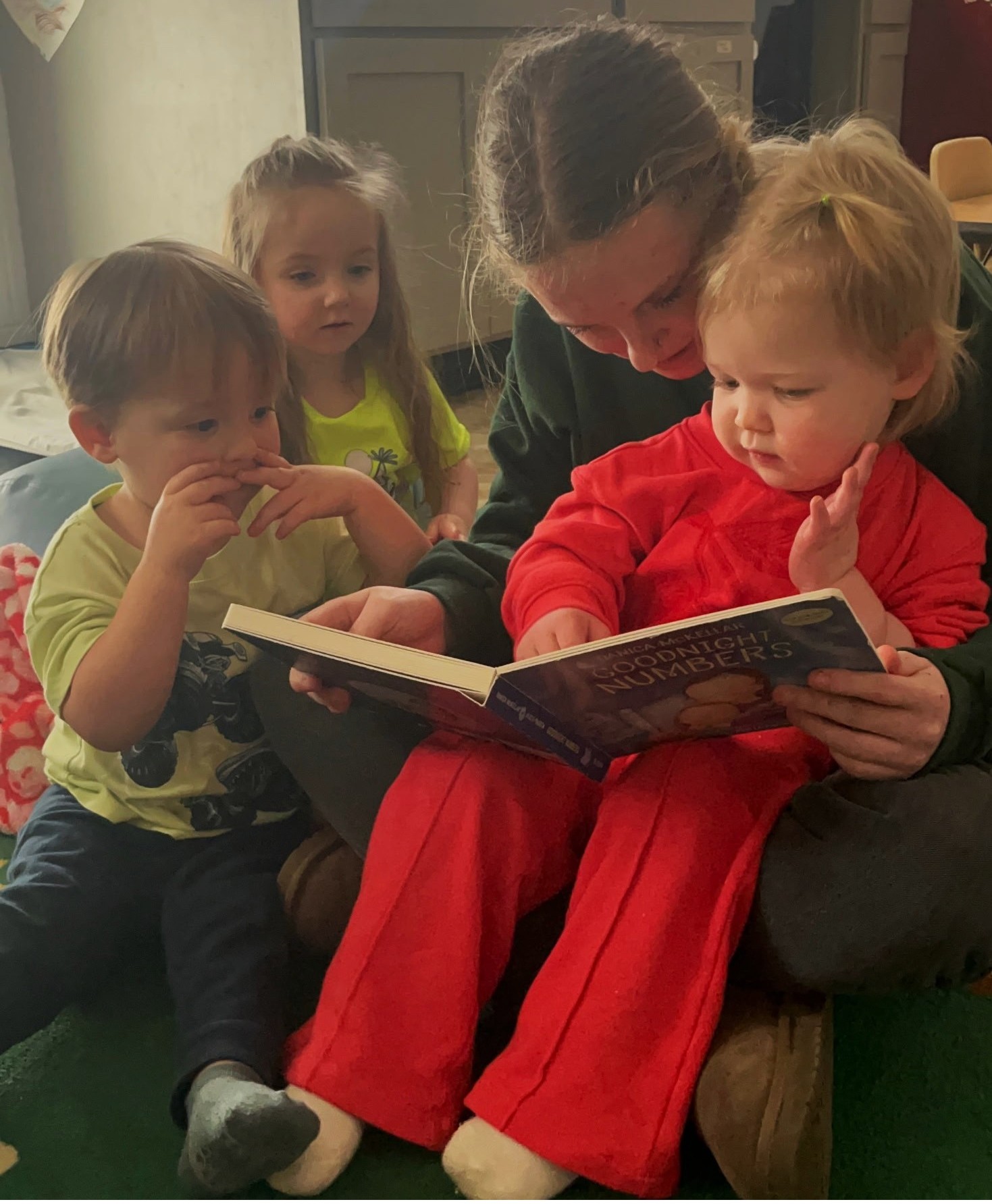 children reading